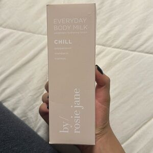 By/ Rosie Jane Chill everyday body milk